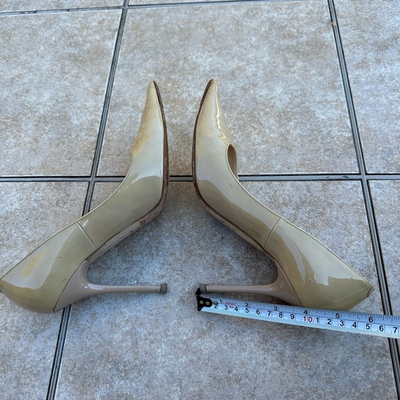 Jimmy Choo Beige Patent Leather - Picture 6 of 15